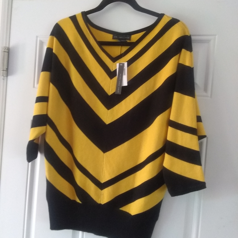Joan Vass New York Sweater Top V-neck  Sz Medium NWT